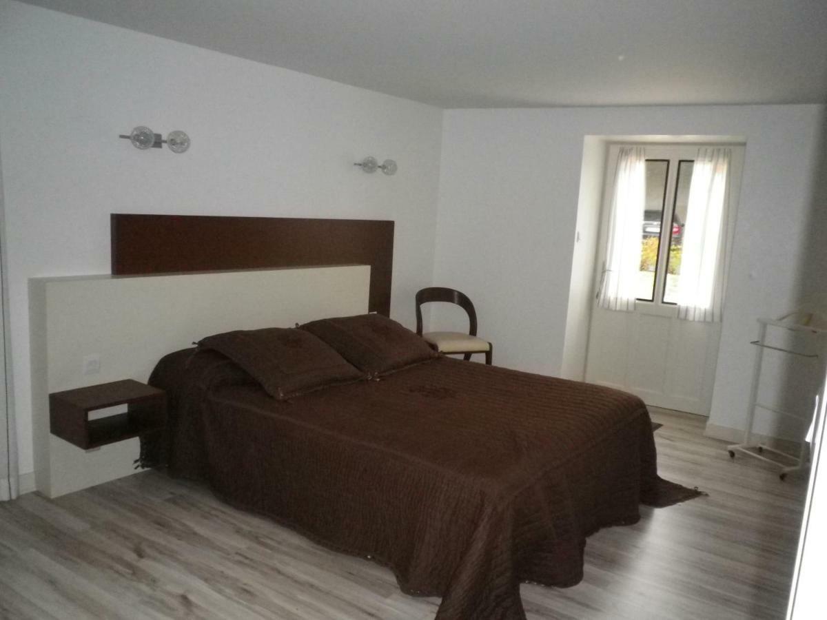 Logis Du Jacquelin Hotel Doussay Eksteriør billede